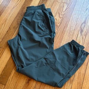 Lululemon Men's Olive Green Active Jogger Pants